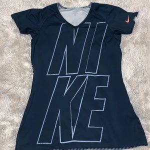 Nike women’s top